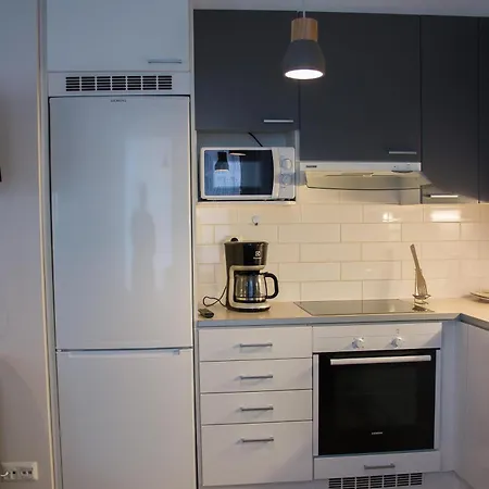 Aurinkolahti Cosy With Warm Parking