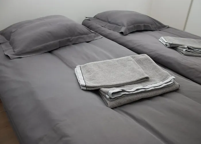 Aurinkolahti Cosy With Warm Parking *