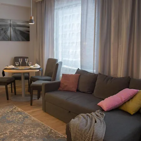 Aurinkolahti Cosy With Warm Parking *