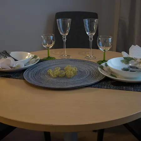 Aurinkolahti Cosy With Warm Parking * هلسنكي