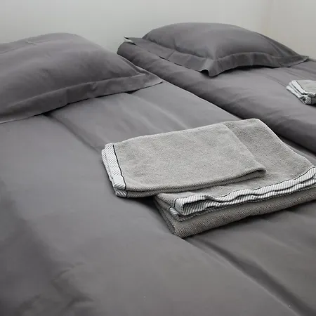 Aurinkolahti Cosy With Warm Parking *